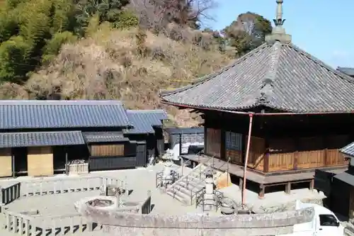 世義寺の本殿・本堂