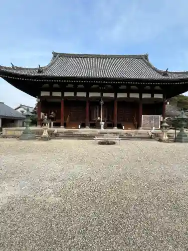 叡福寺の{uncategorized: "未分類", other: "その他", undefined: "問題あり", building: "その他建物", grave: "お墓", sacred_gate: "鳥居", guardian: "狛犬", statue: "像", buddha: "仏像", history: "歴史", nature: "自然", garden: "庭園", animal: "動物", pagoda: "塔", temizu: "手水舎", mountain_gate: "山門・神門", sanctuary: "本殿・本堂", subordinate: "末社・摂社", art: "芸術", scenery: "景色", jizo: "地蔵", ema: "絵馬", goshuin: "御朱印", omikuji: "おみくじ", items: "授与品その他", amulet: "お守り", goshuincho: "御朱印帳", eats: "食事", festival: "お祭り", votive_dance: "神楽", shichigosan: "七五三参", wedding: "結婚式", experience: "体験その他", initially: "初詣", around: "周辺", anti_infection: "感染症対策"}