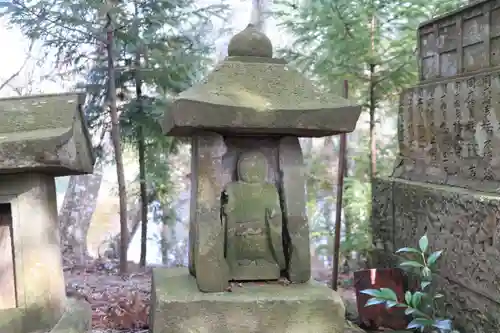 菅布祢神社の末社