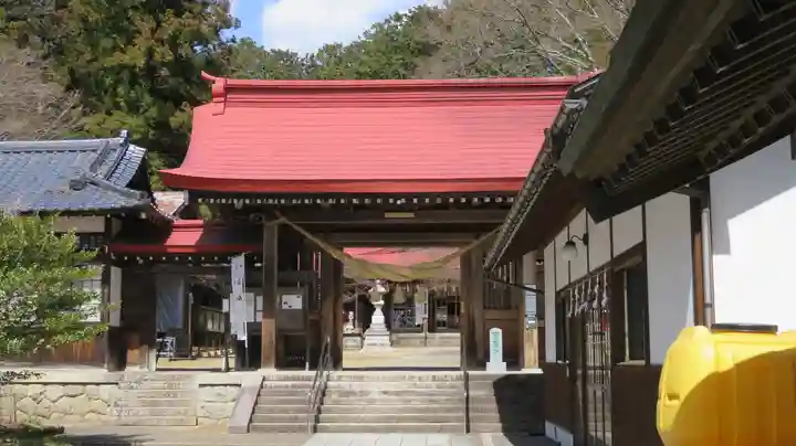 霊山神社の山門・神門