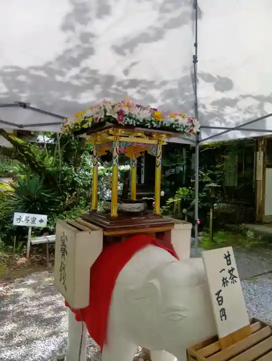 明王院の{uncategorized: "未分類", other: "その他", undefined: "問題あり", building: "その他建物", grave: "お墓", sacred_gate: "鳥居", guardian: "狛犬", statue: "像", buddha: "仏像", history: "歴史", nature: "自然", garden: "庭園", animal: "動物", pagoda: "塔", temizu: "手水舎", mountain_gate: "山門・神門", sanctuary: "本殿・本堂", subordinate: "末社・摂社", art: "芸術", scenery: "景色", jizo: "地蔵", ema: "絵馬", goshuin: "御朱印", omikuji: "おみくじ", items: "授与品その他", amulet: "お守り", goshuincho: "御朱印帳", eats: "食事", festival: "お祭り", votive_dance: "神楽", shichigosan: "七五三参", wedding: "結婚式", experience: "体験その他", initially: "初詣", around: "周辺", anti_infection: "感染症対策"}