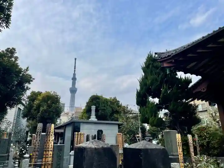 光明寺の{uncategorized: "未分類", other: "その他", undefined: "問題あり", building: "その他建物", grave: "お墓", sacred_gate: "鳥居", guardian: "狛犬", statue: "像", buddha: "仏像", history: "歴史", nature: "自然", garden: "庭園", animal: "動物", pagoda: "塔", temizu: "手水舎", mountain_gate: "山門・神門", sanctuary: "本殿・本堂", subordinate: "末社・摂社", art: "芸術", scenery: "景色", jizo: "地蔵", ema: "絵馬", goshuin: "御朱印", omikuji: "おみくじ", items: "授与品その他", amulet: "お守り", goshuincho: "御朱印帳", eats: "食事", festival: "お祭り", votive_dance: "神楽", shichigosan: "七五三参", wedding: "結婚式", experience: "体験その他", initially: "初詣", around: "周辺", anti_infection: "感染症対策"}