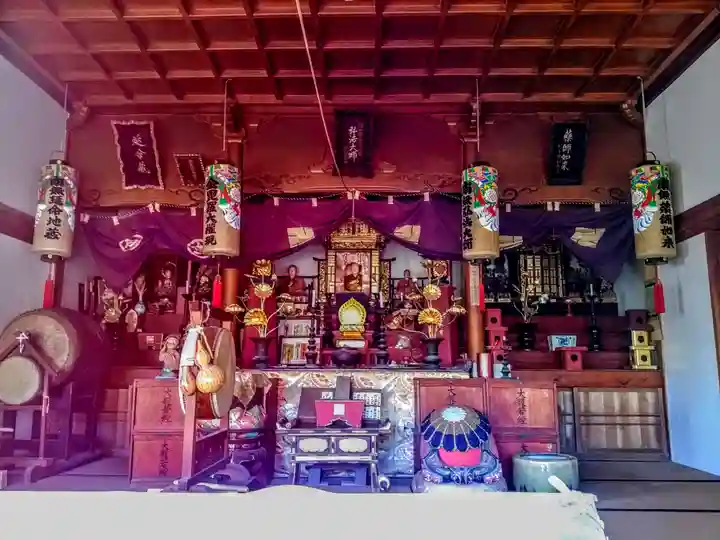 西方寺の本殿・本堂