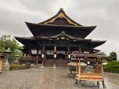 善光寺の本殿・本堂