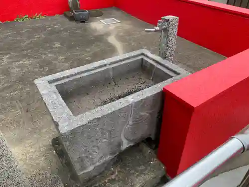 稲荷神社の手水舎