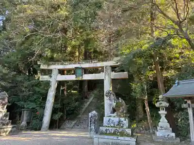 建水分神社の{uncategorized: "未分類", other: "その他", undefined: "問題あり", building: "その他建物", grave: "お墓", sacred_gate: "鳥居", guardian: "狛犬", statue: "像", buddha: "仏像", history: "歴史", nature: "自然", garden: "庭園", animal: "動物", pagoda: "塔", temizu: "手水舎", mountain_gate: "山門・神門", sanctuary: "本殿・本堂", subordinate: "末社・摂社", art: "芸術", scenery: "景色", jizo: "地蔵", ema: "絵馬", goshuin: "御朱印", omikuji: "おみくじ", items: "授与品その他", amulet: "お守り", goshuincho: "御朱印帳", eats: "食事", festival: "お祭り", votive_dance: "神楽", shichigosan: "七五三参", wedding: "結婚式", experience: "体験その他", initially: "初詣", around: "周辺", anti_infection: "感染症対策"}