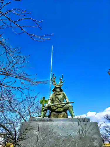 鎭國守國神社の周辺