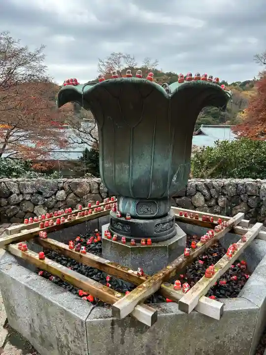 勝尾寺の{uncategorized: "未分類", other: "その他", undefined: "問題あり", building: "その他建物", grave: "お墓", sacred_gate: "鳥居", guardian: "狛犬", statue: "像", buddha: "仏像", history: "歴史", nature: "自然", garden: "庭園", animal: "動物", pagoda: "塔", temizu: "手水舎", mountain_gate: "山門・神門", sanctuary: "本殿・本堂", subordinate: "末社・摂社", art: "芸術", scenery: "景色", jizo: "地蔵", ema: "絵馬", goshuin: "御朱印", omikuji: "おみくじ", items: "授与品その他", amulet: "お守り", goshuincho: "御朱印帳", eats: "食事", festival: "お祭り", votive_dance: "神楽", shichigosan: "七五三参", wedding: "結婚式", experience: "体験その他", initially: "初詣", around: "周辺", anti_infection: "感染症対策"}