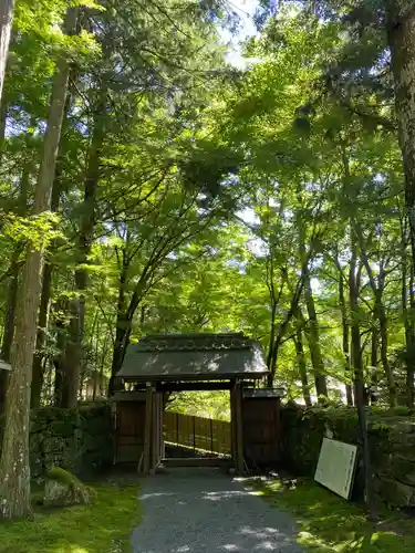 上ノ院本坊　来迎院の山門