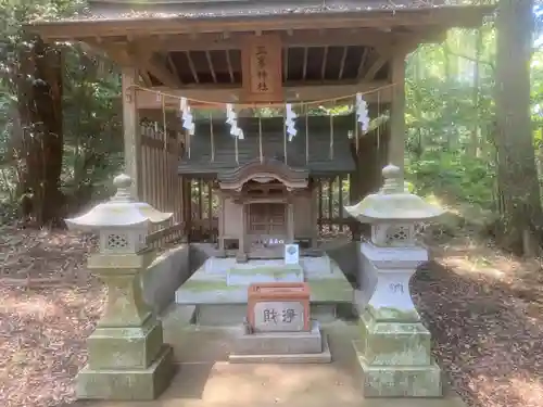 泉神社の末社