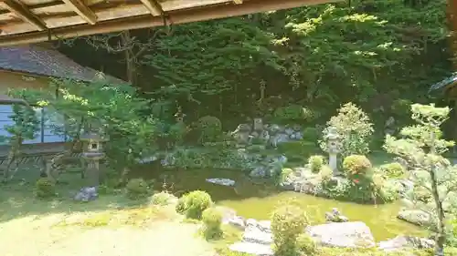 西教寺の庭園