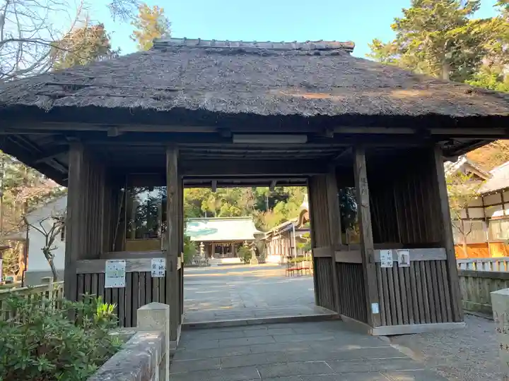 川勾神社の山門・神門