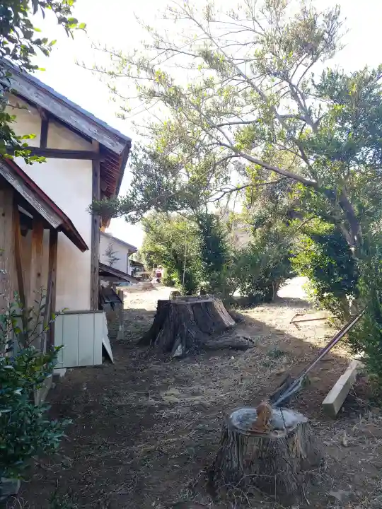 大雷淡洲神社の{uncategorized: "未分類", other: "その他", undefined: "問題あり", building: "その他建物", grave: "お墓", sacred_gate: "鳥居", guardian: "狛犬", statue: "像", buddha: "仏像", history: "歴史", nature: "自然", garden: "庭園", animal: "動物", pagoda: "塔", temizu: "手水舎", mountain_gate: "山門・神門", sanctuary: "本殿・本堂", subordinate: "末社・摂社", art: "芸術", scenery: "景色", jizo: "地蔵", ema: "絵馬", goshuin: "御朱印", omikuji: "おみくじ", items: "授与品その他", amulet: "お守り", goshuincho: "御朱印帳", eats: "食事", festival: "お祭り", votive_dance: "神楽", shichigosan: "七五三参", wedding: "結婚式", experience: "体験その他", initially: "初詣", around: "周辺", anti_infection: "感染症対策"}