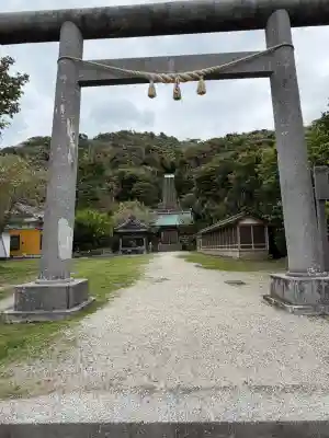 洲崎神社の{uncategorized: "未分類", other: "その他", undefined: "問題あり", building: "その他建物", grave: "お墓", sacred_gate: "鳥居", guardian: "狛犬", statue: "像", buddha: "仏像", history: "歴史", nature: "自然", garden: "庭園", animal: "動物", pagoda: "塔", temizu: "手水舎", mountain_gate: "山門・神門", sanctuary: "本殿・本堂", subordinate: "末社・摂社", art: "芸術", scenery: "景色", jizo: "地蔵", ema: "絵馬", goshuin: "御朱印", omikuji: "おみくじ", items: "授与品その他", amulet: "お守り", goshuincho: "御朱印帳", eats: "食事", festival: "お祭り", votive_dance: "神楽", shichigosan: "七五三参", wedding: "結婚式", experience: "体験その他", initially: "初詣", around: "周辺", anti_infection: "感染症対策"}