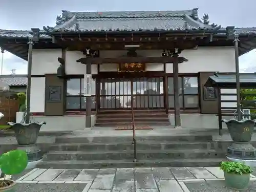 法華寺の本殿・本堂