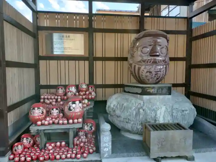 少林寺の{uncategorized: "未分類", other: "その他", undefined: "問題あり", building: "その他建物", grave: "お墓", sacred_gate: "鳥居", guardian: "狛犬", statue: "像", buddha: "仏像", history: "歴史", nature: "自然", garden: "庭園", animal: "動物", pagoda: "塔", temizu: "手水舎", mountain_gate: "山門・神門", sanctuary: "本殿・本堂", subordinate: "末社・摂社", art: "芸術", scenery: "景色", jizo: "地蔵", ema: "絵馬", goshuin: "御朱印", omikuji: "おみくじ", items: "授与品その他", amulet: "お守り", goshuincho: "御朱印帳", eats: "食事", festival: "お祭り", votive_dance: "神楽", shichigosan: "七五三参", wedding: "結婚式", experience: "体験その他", initially: "初詣", around: "周辺", anti_infection: "感染症対策"}