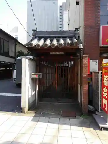 白蓮寺の山門