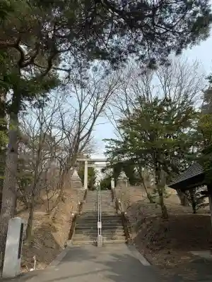 東神楽神社の{uncategorized: "未分類", other: "その他", undefined: "問題あり", building: "その他建物", grave: "お墓", sacred_gate: "鳥居", guardian: "狛犬", statue: "像", buddha: "仏像", history: "歴史", nature: "自然", garden: "庭園", animal: "動物", pagoda: "塔", temizu: "手水舎", mountain_gate: "山門・神門", sanctuary: "本殿・本堂", subordinate: "末社・摂社", art: "芸術", scenery: "景色", jizo: "地蔵", ema: "絵馬", goshuin: "御朱印", omikuji: "おみくじ", items: "授与品その他", amulet: "お守り", goshuincho: "御朱印帳", eats: "食事", festival: "お祭り", votive_dance: "神楽", shichigosan: "七五三参", wedding: "結婚式", experience: "体験その他", initially: "初詣", around: "周辺", anti_infection: "感染症対策"}