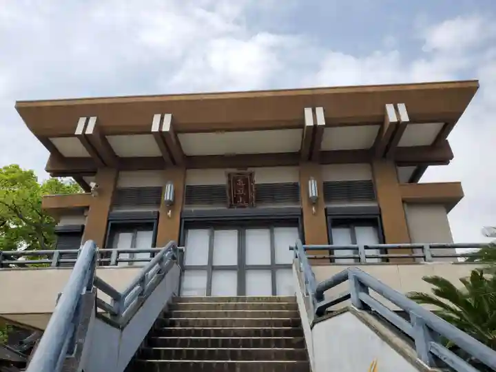 遠照山 光明寺(尼崎大仏)の本殿・本堂