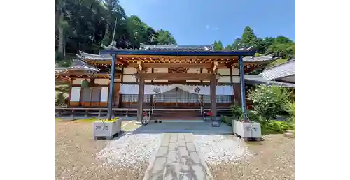 霊泉寺の本殿・本堂