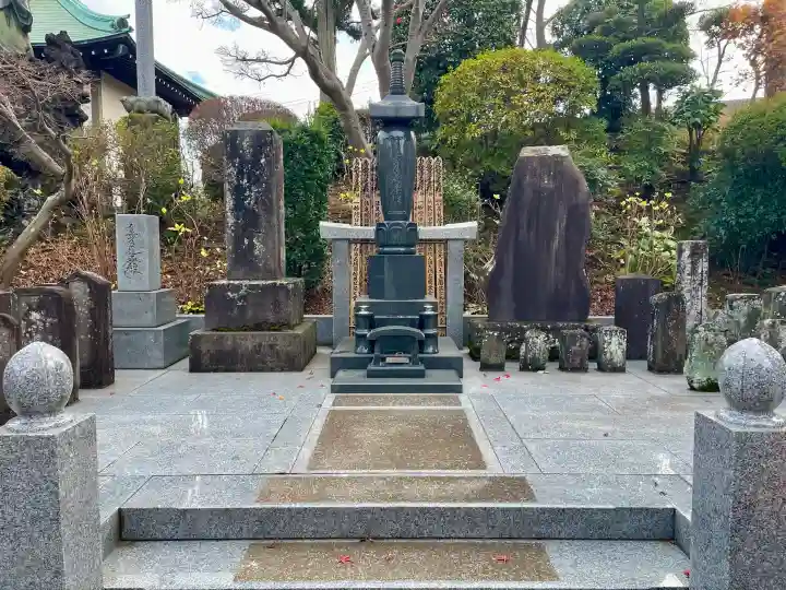廣龍寺の{uncategorized: "未分類", other: "その他", undefined: "問題あり", building: "その他建物", grave: "お墓", sacred_gate: "鳥居", guardian: "狛犬", statue: "像", buddha: "仏像", history: "歴史", nature: "自然", garden: "庭園", animal: "動物", pagoda: "塔", temizu: "手水舎", mountain_gate: "山門・神門", sanctuary: "本殿・本堂", subordinate: "末社・摂社", art: "芸術", scenery: "景色", jizo: "地蔵", ema: "絵馬", goshuin: "御朱印", omikuji: "おみくじ", items: "授与品その他", amulet: "お守り", goshuincho: "御朱印帳", eats: "食事", festival: "お祭り", votive_dance: "神楽", shichigosan: "七五三参", wedding: "結婚式", experience: "体験その他", initially: "初詣", around: "周辺", anti_infection: "感染症対策"}