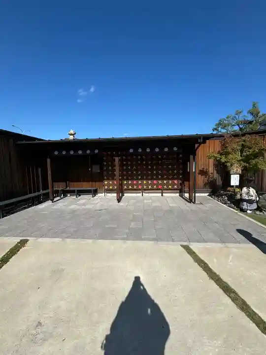 前橋東照宮の{uncategorized: "未分類", other: "その他", undefined: "問題あり", building: "その他建物", grave: "お墓", sacred_gate: "鳥居", guardian: "狛犬", statue: "像", buddha: "仏像", history: "歴史", nature: "自然", garden: "庭園", animal: "動物", pagoda: "塔", temizu: "手水舎", mountain_gate: "山門・神門", sanctuary: "本殿・本堂", subordinate: "末社・摂社", art: "芸術", scenery: "景色", jizo: "地蔵", ema: "絵馬", goshuin: "御朱印", omikuji: "おみくじ", items: "授与品その他", amulet: "お守り", goshuincho: "御朱印帳", eats: "食事", festival: "お祭り", votive_dance: "神楽", shichigosan: "七五三参", wedding: "結婚式", experience: "体験その他", initially: "初詣", around: "周辺", anti_infection: "感染症対策"}