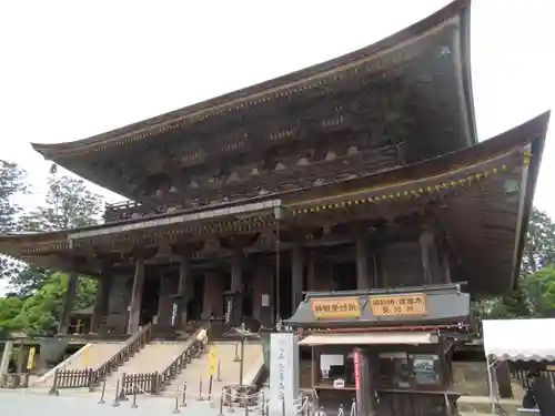 金峯山寺の本殿・本堂