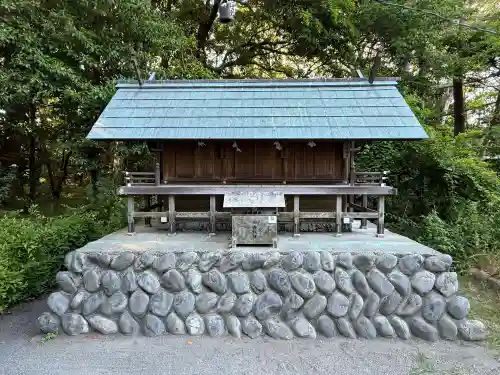 御穂神社の{uncategorized: "未分類", other: "その他", undefined: "問題あり", building: "その他建物", grave: "お墓", sacred_gate: "鳥居", guardian: "狛犬", statue: "像", buddha: "仏像", history: "歴史", nature: "自然", garden: "庭園", animal: "動物", pagoda: "塔", temizu: "手水舎", mountain_gate: "山門・神門", sanctuary: "本殿・本堂", subordinate: "末社・摂社", art: "芸術", scenery: "景色", jizo: "地蔵", ema: "絵馬", goshuin: "御朱印", omikuji: "おみくじ", items: "授与品その他", amulet: "お守り", goshuincho: "御朱印帳", eats: "食事", festival: "お祭り", votive_dance: "神楽", shichigosan: "七五三参", wedding: "結婚式", experience: "体験その他", initially: "初詣", around: "周辺", anti_infection: "感染症対策"}