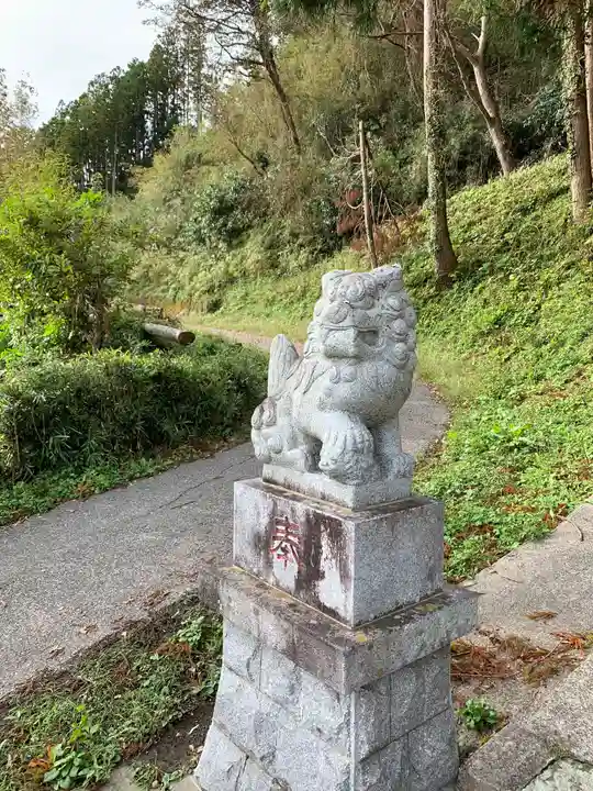 天御中主神社の狛犬