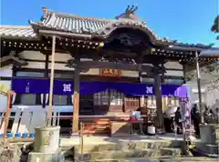 厳定院の本殿