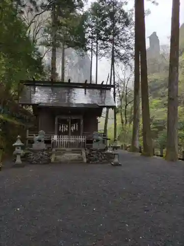 一石山神社の本殿・本堂