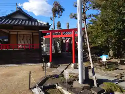 上中居諏訪神社の末社・摂社