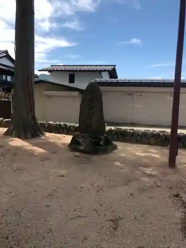 栗原神社の庭園