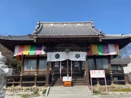 埼玉厄除け開運大師・龍泉寺（切り絵御朱印発祥の寺）の本殿