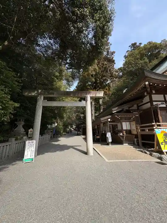 多度大社の{uncategorized: "未分類", other: "その他", undefined: "問題あり", building: "その他建物", grave: "お墓", sacred_gate: "鳥居", guardian: "狛犬", statue: "像", buddha: "仏像", history: "歴史", nature: "自然", garden: "庭園", animal: "動物", pagoda: "塔", temizu: "手水舎", mountain_gate: "山門・神門", sanctuary: "本殿・本堂", subordinate: "末社・摂社", art: "芸術", scenery: "景色", jizo: "地蔵", ema: "絵馬", goshuin: "御朱印", omikuji: "おみくじ", items: "授与品その他", amulet: "お守り", goshuincho: "御朱印帳", eats: "食事", festival: "お祭り", votive_dance: "神楽", shichigosan: "七五三参", wedding: "結婚式", experience: "体験その他", initially: "初詣", around: "周辺", anti_infection: "感染症対策"}