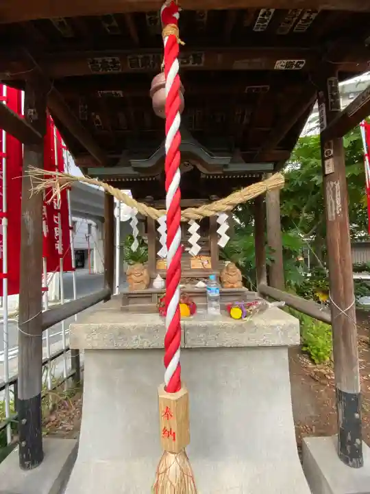 草分稲荷神社の{uncategorized: "未分類", other: "その他", undefined: "問題あり", building: "その他建物", grave: "お墓", sacred_gate: "鳥居", guardian: "狛犬", statue: "像", buddha: "仏像", history: "歴史", nature: "自然", garden: "庭園", animal: "動物", pagoda: "塔", temizu: "手水舎", mountain_gate: "山門・神門", sanctuary: "本殿・本堂", subordinate: "末社・摂社", art: "芸術", scenery: "景色", jizo: "地蔵", ema: "絵馬", goshuin: "御朱印", omikuji: "おみくじ", items: "授与品その他", amulet: "お守り", goshuincho: "御朱印帳", eats: "食事", festival: "お祭り", votive_dance: "神楽", shichigosan: "七五三参", wedding: "結婚式", experience: "体験その他", initially: "初詣", around: "周辺", anti_infection: "感染症対策"}