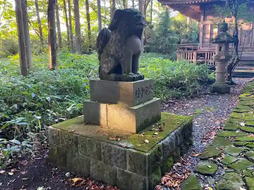 小物忌神社の狛犬