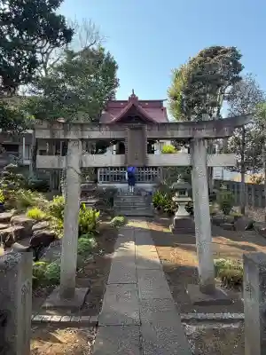 和泉貴船神社(和泉熊野神社境外末社)の{uncategorized: "未分類", other: "その他", undefined: "問題あり", building: "その他建物", grave: "お墓", sacred_gate: "鳥居", guardian: "狛犬", statue: "像", buddha: "仏像", history: "歴史", nature: "自然", garden: "庭園", animal: "動物", pagoda: "塔", temizu: "手水舎", mountain_gate: "山門・神門", sanctuary: "本殿・本堂", subordinate: "末社・摂社", art: "芸術", scenery: "景色", jizo: "地蔵", ema: "絵馬", goshuin: "御朱印", omikuji: "おみくじ", items: "授与品その他", amulet: "お守り", goshuincho: "御朱印帳", eats: "食事", festival: "お祭り", votive_dance: "神楽", shichigosan: "七五三参", wedding: "結婚式", experience: "体験その他", initially: "初詣", around: "周辺", anti_infection: "感染症対策"}