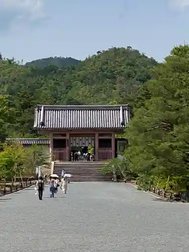 仁和寺の山門