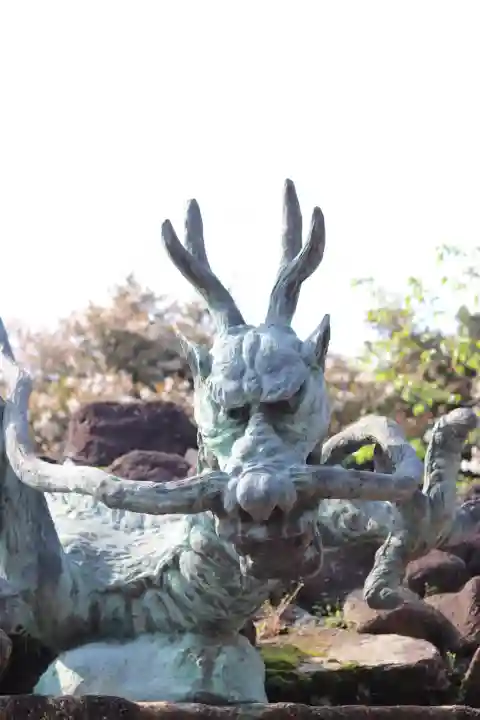 江島神社の{uncategorized: "未分類", other: "その他", undefined: "問題あり", building: "その他建物", grave: "お墓", sacred_gate: "鳥居", guardian: "狛犬", statue: "像", buddha: "仏像", history: "歴史", nature: "自然", garden: "庭園", animal: "動物", pagoda: "塔", temizu: "手水舎", mountain_gate: "山門・神門", sanctuary: "本殿・本堂", subordinate: "末社・摂社", art: "芸術", scenery: "景色", jizo: "地蔵", ema: "絵馬", goshuin: "御朱印", omikuji: "おみくじ", items: "授与品その他", amulet: "お守り", goshuincho: "御朱印帳", eats: "食事", festival: "お祭り", votive_dance: "神楽", shichigosan: "七五三参", wedding: "結婚式", experience: "体験その他", initially: "初詣", around: "周辺", anti_infection: "感染症対策"}