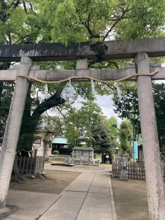 大神神社(花池)の鳥居