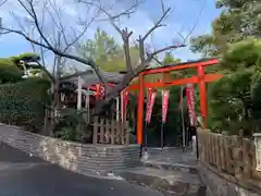 高尾稲荷大明神の鳥居