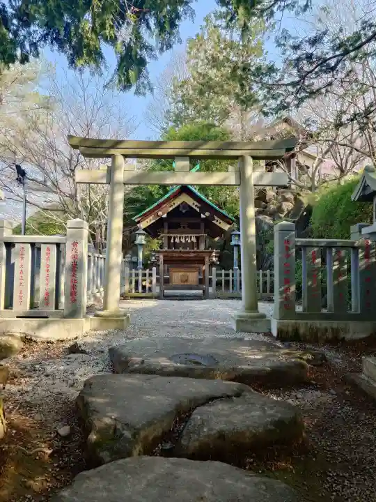 常陸国出雲大社の{uncategorized: "未分類", other: "その他", undefined: "問題あり", building: "その他建物", grave: "お墓", sacred_gate: "鳥居", guardian: "狛犬", statue: "像", buddha: "仏像", history: "歴史", nature: "自然", garden: "庭園", animal: "動物", pagoda: "塔", temizu: "手水舎", mountain_gate: "山門・神門", sanctuary: "本殿・本堂", subordinate: "末社・摂社", art: "芸術", scenery: "景色", jizo: "地蔵", ema: "絵馬", goshuin: "御朱印", omikuji: "おみくじ", items: "授与品その他", amulet: "お守り", goshuincho: "御朱印帳", eats: "食事", festival: "お祭り", votive_dance: "神楽", shichigosan: "七五三参", wedding: "結婚式", experience: "体験その他", initially: "初詣", around: "周辺", anti_infection: "感染症対策"}