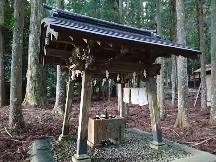 馬背神社の手水舎