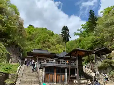 宝珠山 立石寺の本殿・本堂
