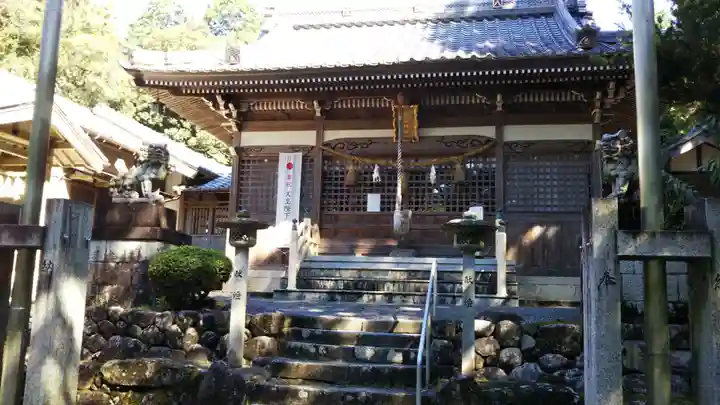 耳常神社の本殿・本堂