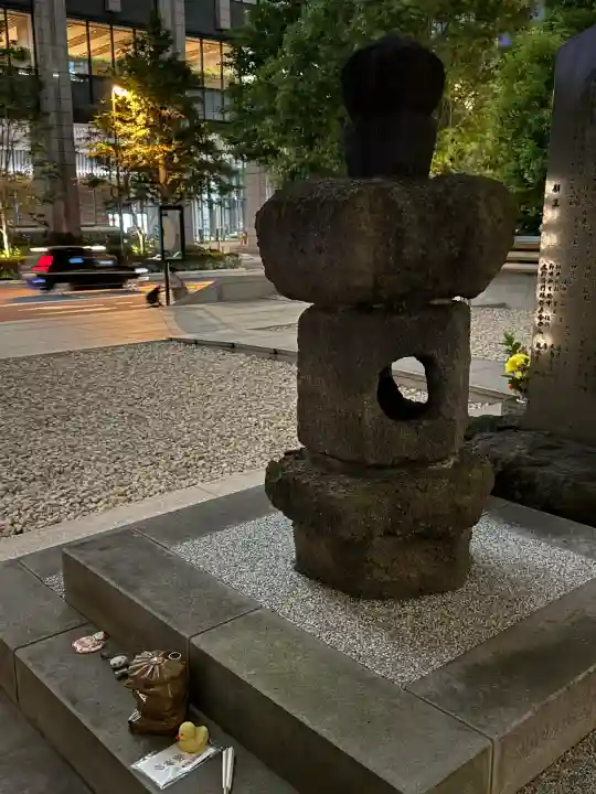 将門塚の{uncategorized: "未分類", other: "その他", undefined: "問題あり", building: "その他建物", grave: "お墓", sacred_gate: "鳥居", guardian: "狛犬", statue: "像", buddha: "仏像", history: "歴史", nature: "自然", garden: "庭園", animal: "動物", pagoda: "塔", temizu: "手水舎", mountain_gate: "山門・神門", sanctuary: "本殿・本堂", subordinate: "末社・摂社", art: "芸術", scenery: "景色", jizo: "地蔵", ema: "絵馬", goshuin: "御朱印", omikuji: "おみくじ", items: "授与品その他", amulet: "お守り", goshuincho: "御朱印帳", eats: "食事", festival: "お祭り", votive_dance: "神楽", shichigosan: "七五三参", wedding: "結婚式", experience: "体験その他", initially: "初詣", around: "周辺", anti_infection: "感染症対策"}