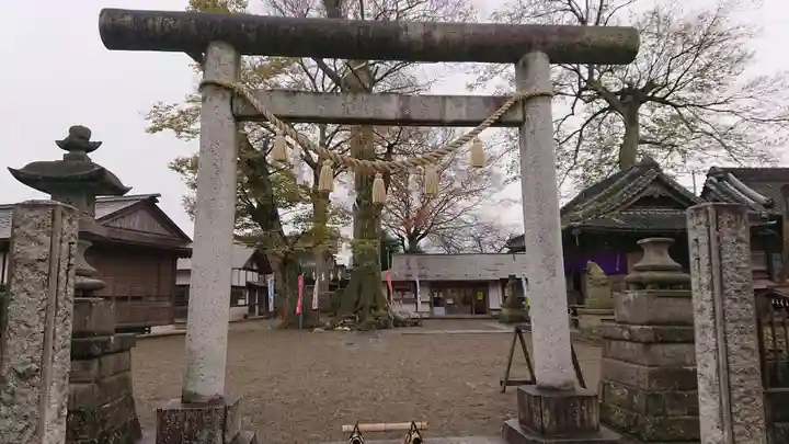 八枝神社の鳥居
