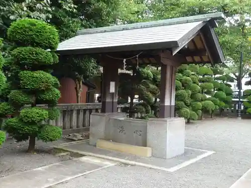 公所浅間神社の手水舎