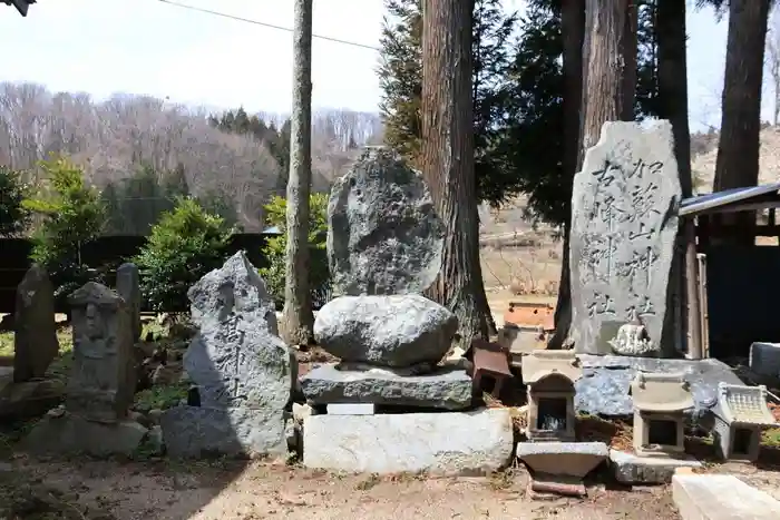 鹿股神社の建物その他